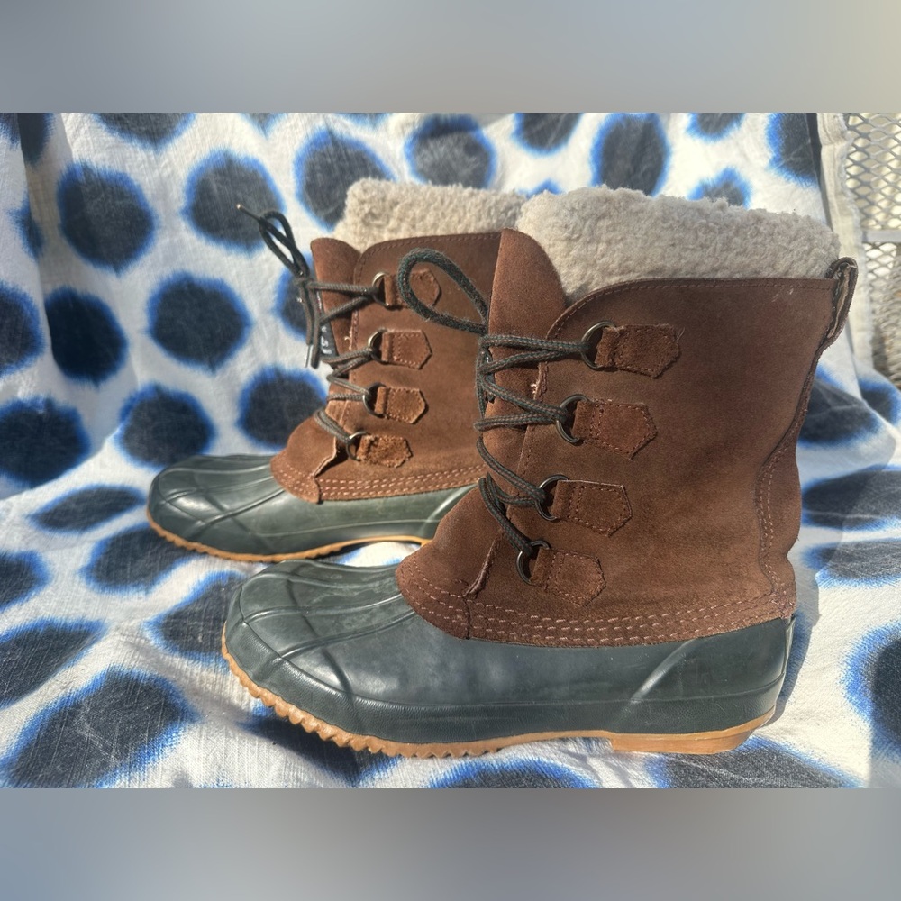 Rugged Outback Brown and Green Men’s Snow Boots